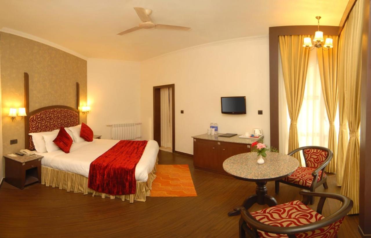 Hotel Arif Castle, Nainital Zewnętrze zdjęcie